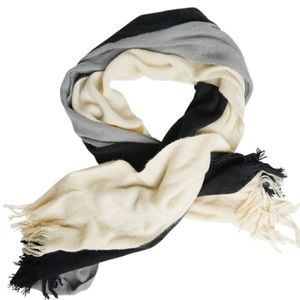NWT SCARF FROM DONNI SHOP  !